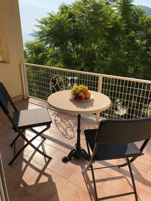 Sea View Apartment With Swimning Pool Mesongí Екстериор снимка