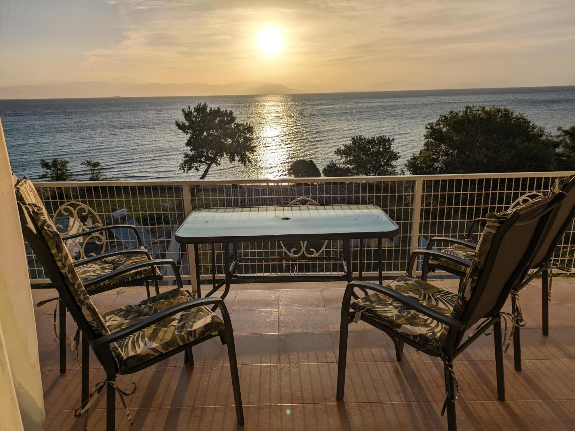 Sea View Apartment With Swimning Pool Mesongí Екстериор снимка